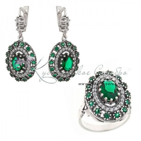 Комплект серебряный с зелеными камнями