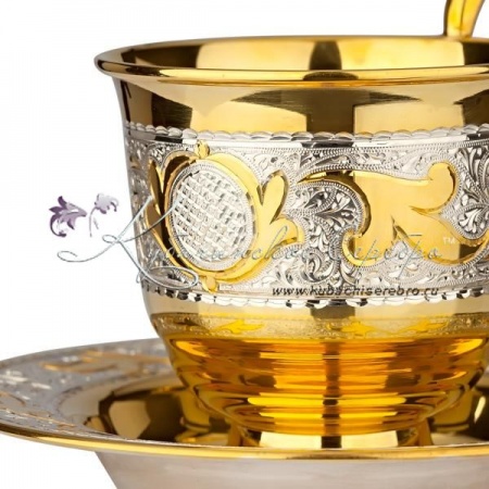 Чайная пара с позолотой на 130 мл 