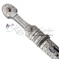 Кинжал в исполнении