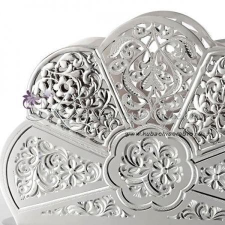 Салфетница с выпиленным узором 