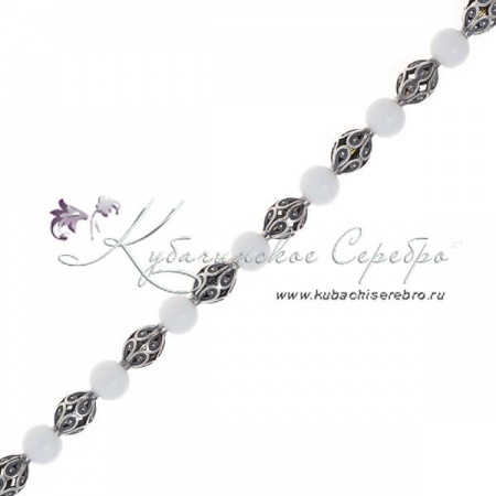 Бусы серебряные с белым агатом