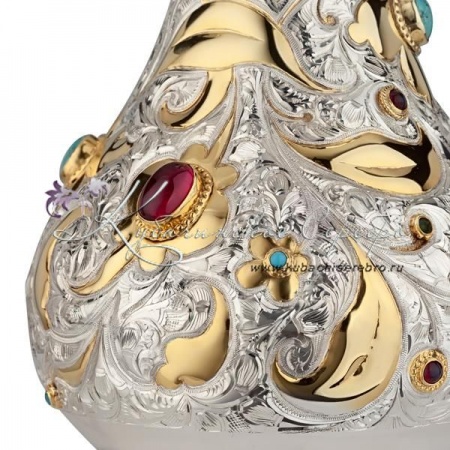 Ваза с позолотой и камнями 