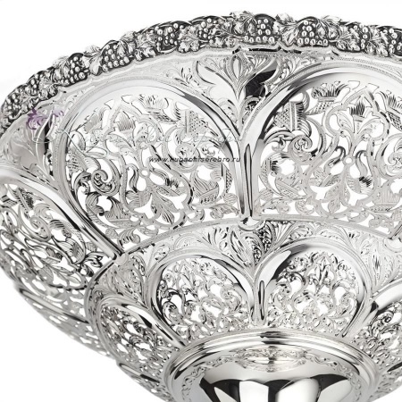 Фруктовница с выпиленным узором Лоза