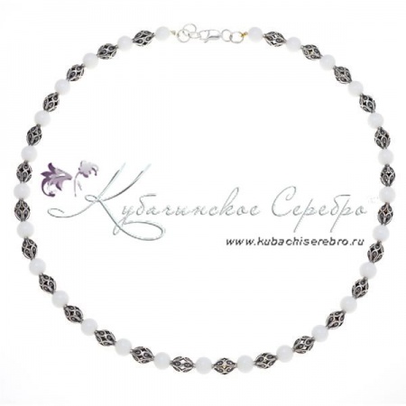 Бусы серебряные с белым агатом