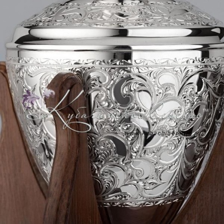 Графин без черни с деревянной подставкой 925 пробы на 890 мл , арт №6613  Графин без черни с деревянной подставкой 925 пробы на 890 мл