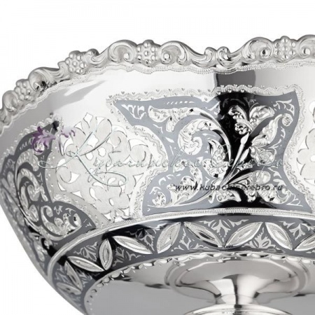 Конфетница с выпиленными вставками, арт №4071  Конфетница с выпиленными вставками